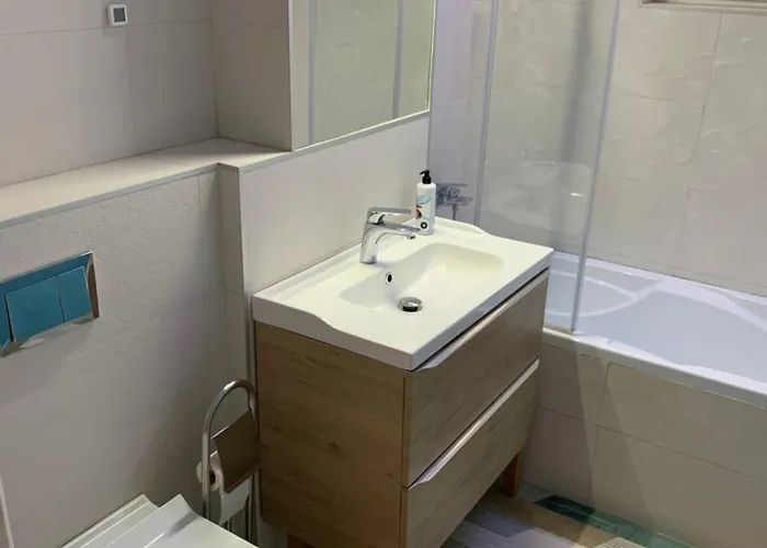 Untold 3 De Lux * Κλουζ-Ναπόκα